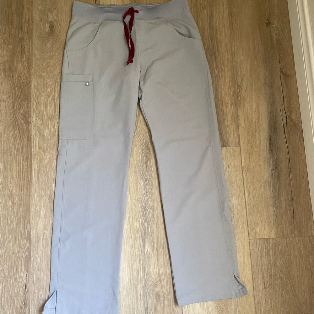 NWT Figs Kade Cargo Scrub Pant Size Small